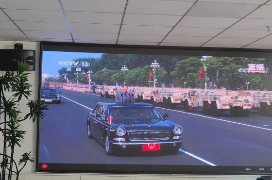 山西均鑫律师事务所共聚大屏，见证2025阅兵盛典